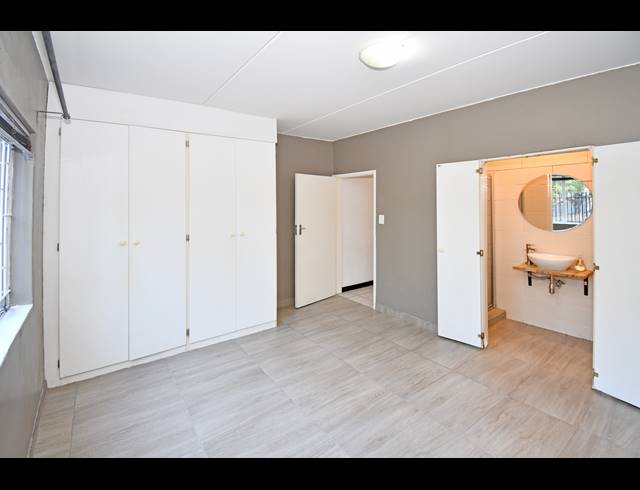 2 BEDROOM APARTMENT FOR SALE IN BLOUBOSRAND